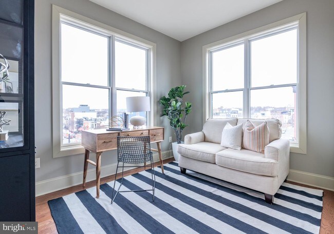 Foto del edificio - 1301 H St NE