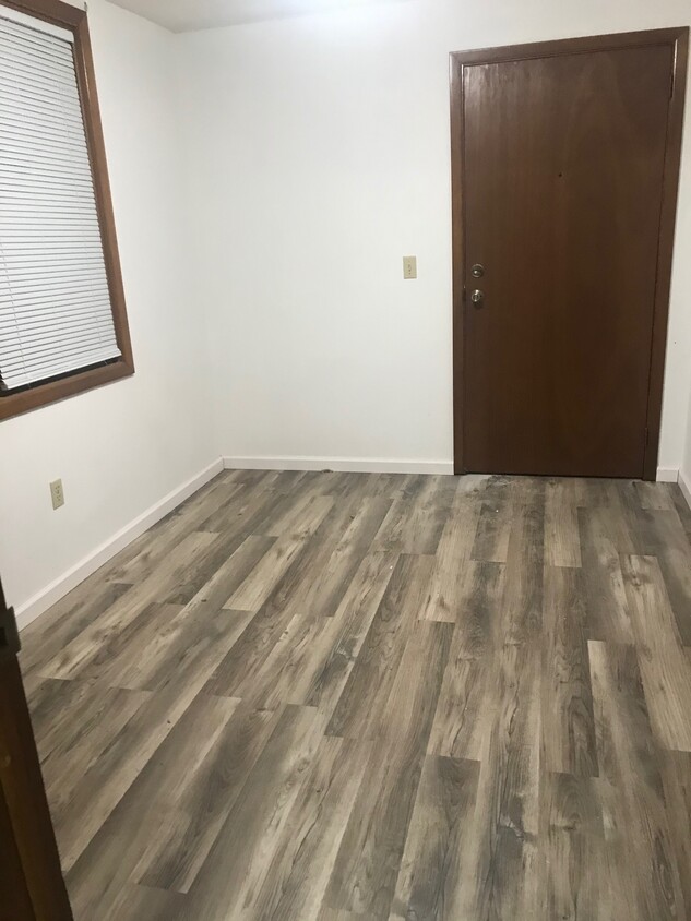 Foto principal - 122 W Wanola Ave