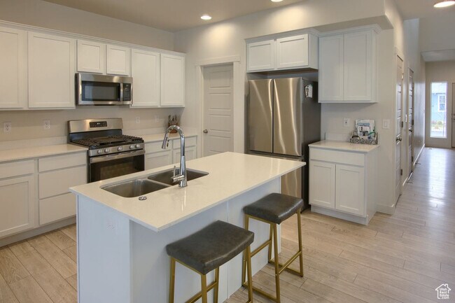 Foto del edificio - 1677 Haven Pkwy
