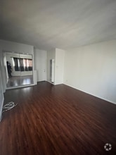 Building Photo - 833 Lincoln Blvd