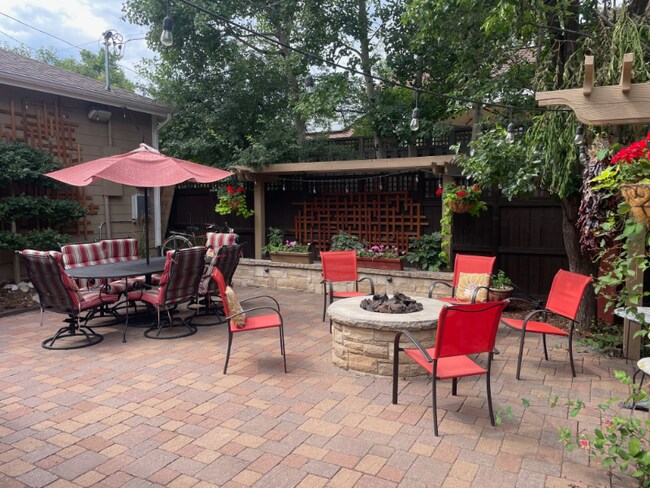 Building Photo - 727 Evergreen Ave