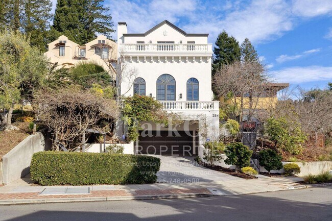 Building Photo - Stunning Grand European-Style Home with Panoramic Bay Views