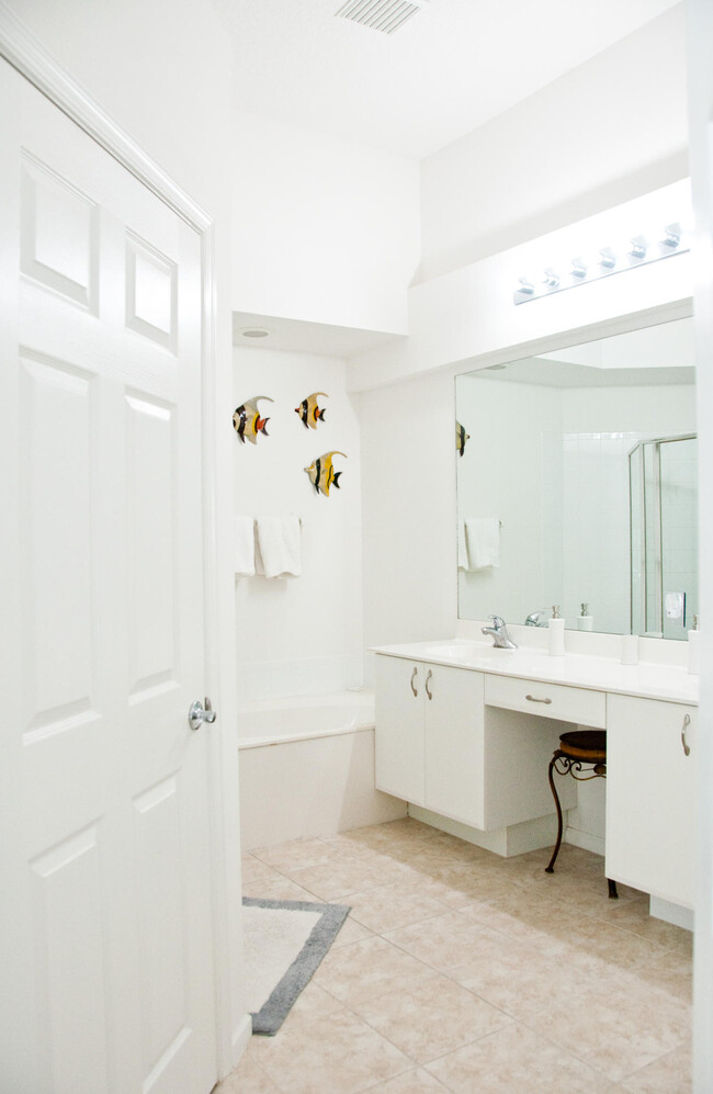 Foto del edificio - 7684 Hummingbird Ct