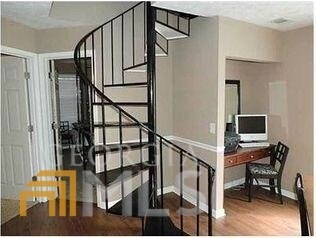 Foto del edificio - 2736 St Charles Ln NW