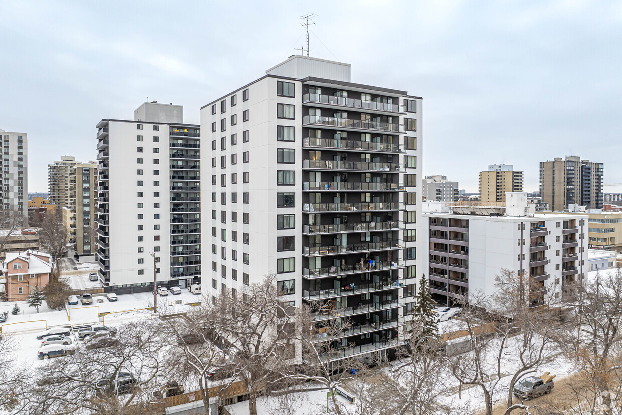 Primary Photo - York Tower