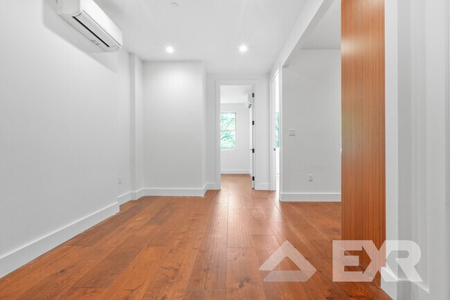 Building Photo - 2114 Fulton St