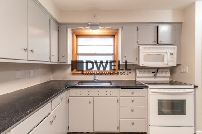 Foto del edificio - Recently Renovated 3 bedroom Single Family...