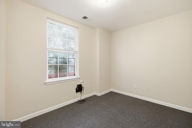 Foto del edificio - 2238 N Park Ave