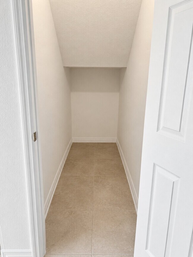 Foto del edificio - 5728 SW 71st Ct