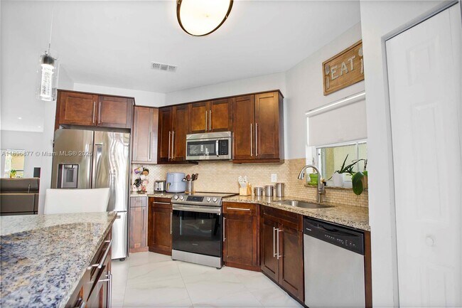 Foto del edificio - 20773 NW 3rd St