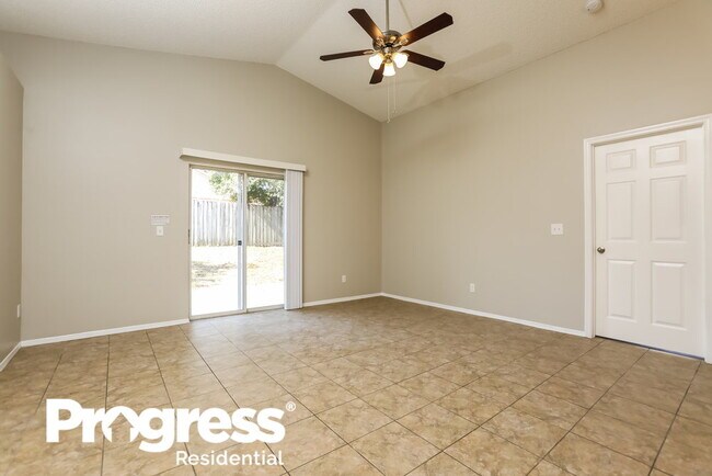 Foto del edificio - 1532 Woodwind Dr