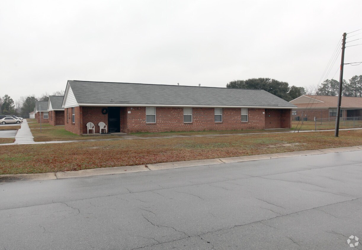 Dudley Court Apartments in Jacksonville, NC