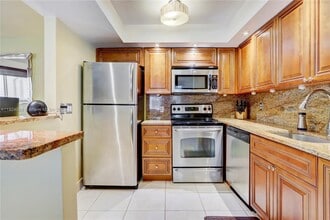Building Photo - 694 Brittany Park