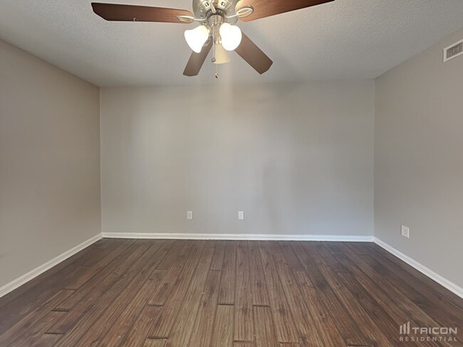 Building Photo - 7418 Palmetto Ct