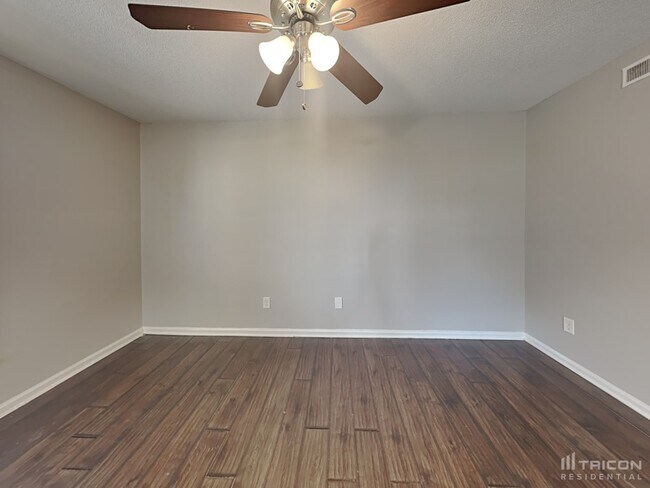 Foto del edificio - 7418 Palmetto Ct