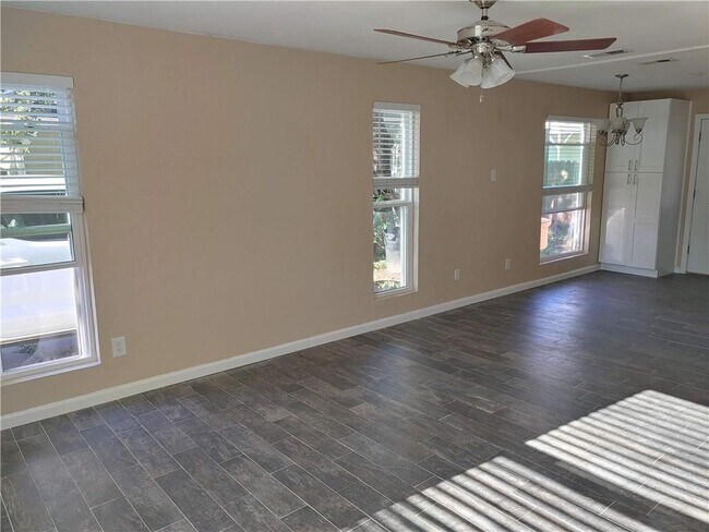 Building Photo - 5807 Cherry Park
