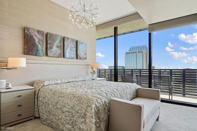Foto del edificio - 1 br, 1 bath Condo - 500 J St Unit 1707