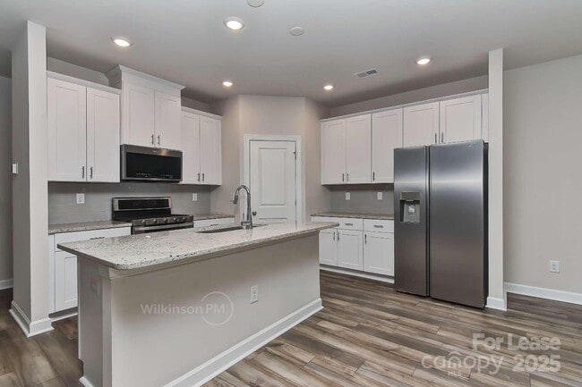 Foto del edificio - 4104 Armstrong Farm Dr