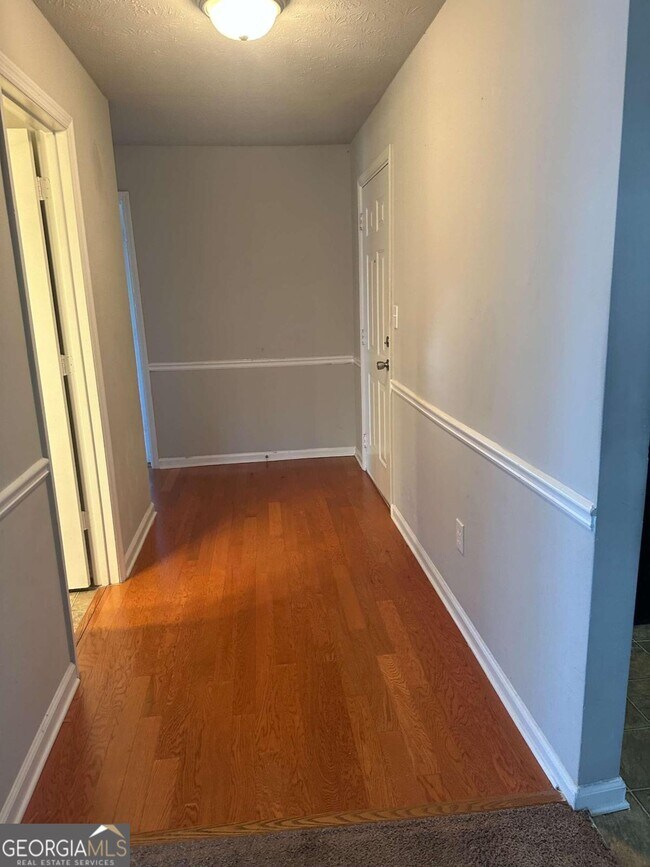 Building Photo - 117 Brittany Ct