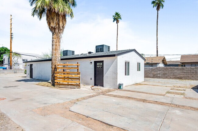 Foto del edificio - 2302 W Colter St