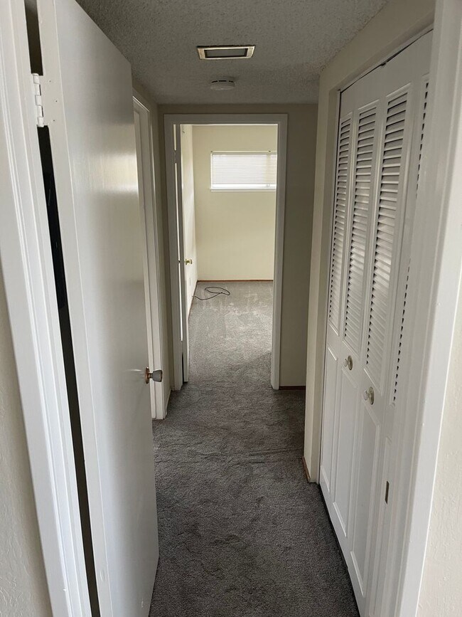 Foto del edificio - 3181 Neal Ave