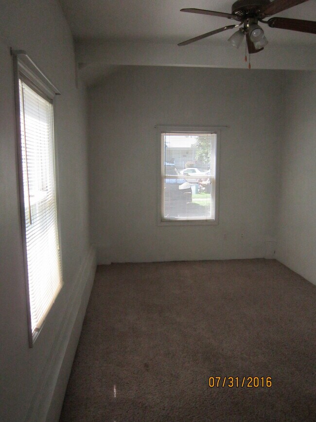Building Photo - 1830 Hunting Ave
