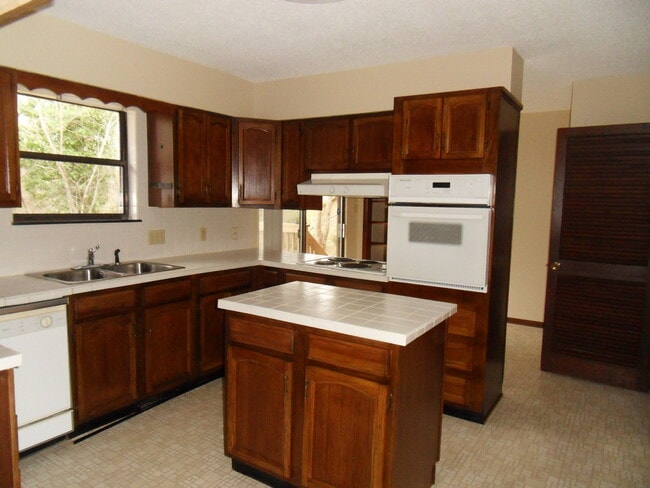 Foto del edificio - 126 Wendover Cir