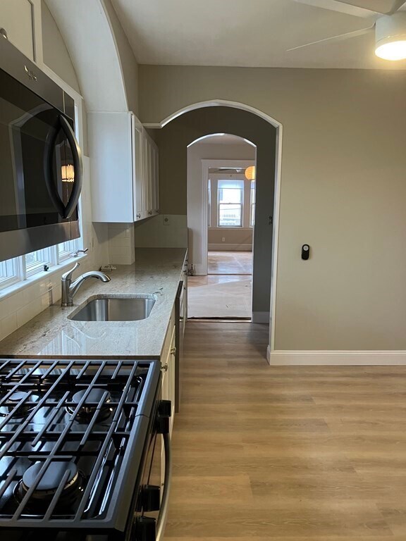 Building Photo - 17 Stoughton St