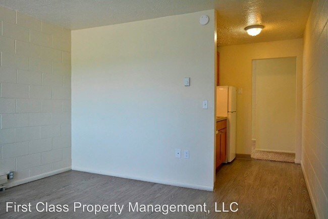 Building Photo - 4555 SW Erickson Ave