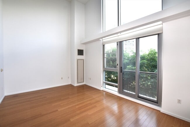 Building Photo - 1 Earhart St