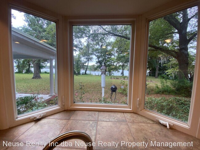 Building Photo - 3 br, 2.5 bath House - 804 Madam moore's Lane