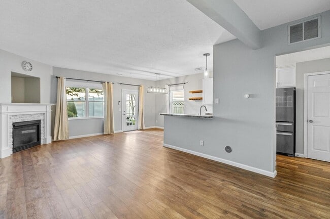 Foto del edificio - 6140 Ashtead Dr