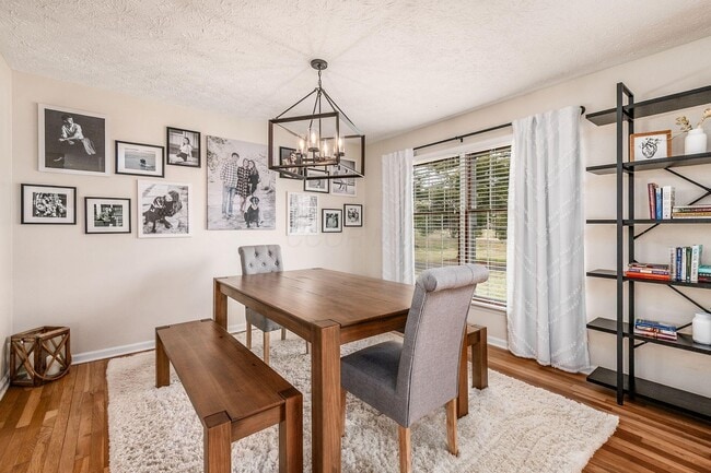Foto del edificio - 4397 Limerick Ln