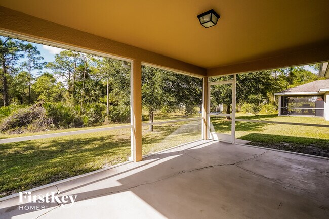 Building Photo - 926 Hollister Ave