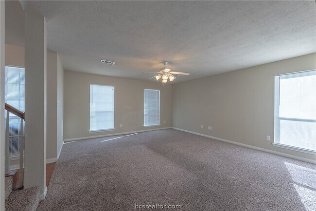 Foto del edificio - 2909 McLaren Dr