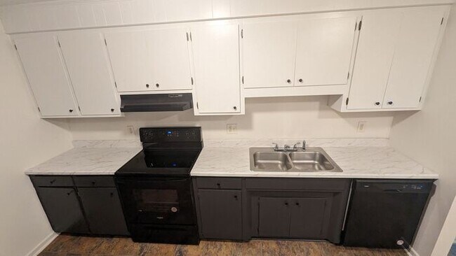 Building Photo - Boiling Springs *desired street* 2 BEDROOMS!