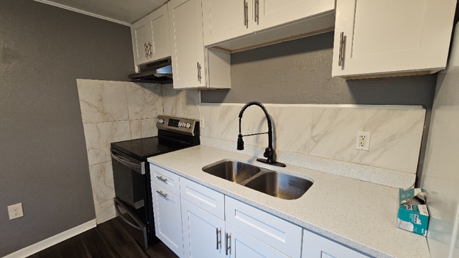 Foto del edificio - 101 S Forest St