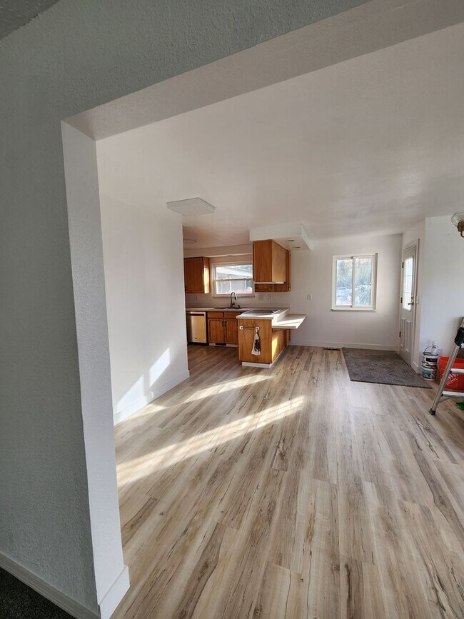 Building Photo - 3bedroom 2bath House