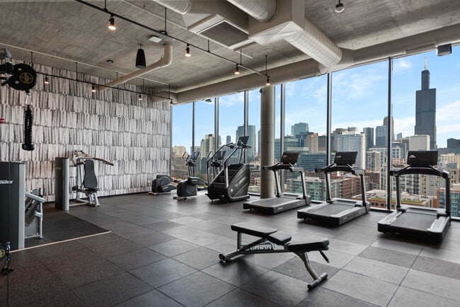 Building Photo - 1050 W Van Buren St