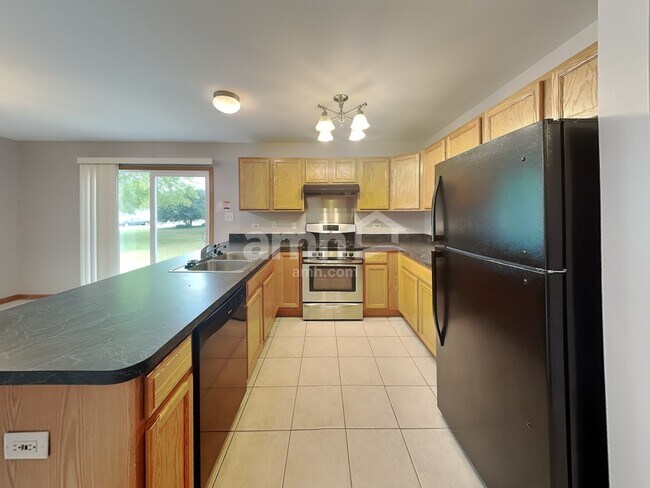 Building Photo - 285 Quail Hollow Drive