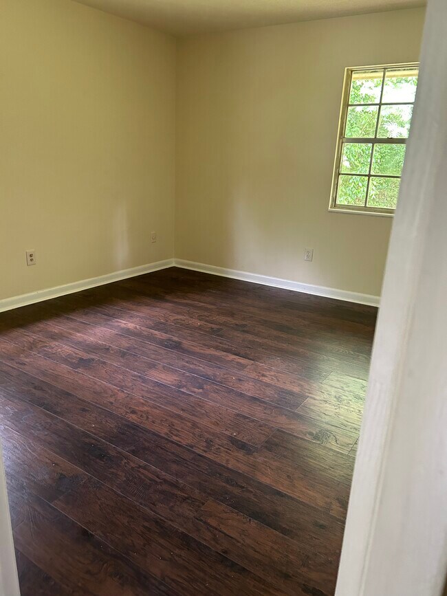 Building Photo - 790 Plainville Cir SW