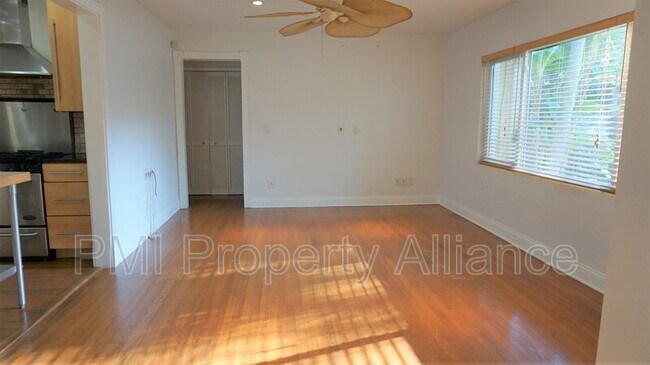 Foto del edificio - 239 N Boyd St