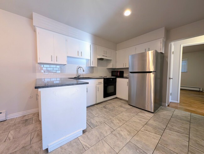 Building Photo - Executive 2 bedroom in the heart of sugarh...