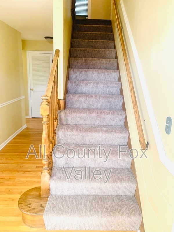 Building Photo - 762 E Hillside Ave