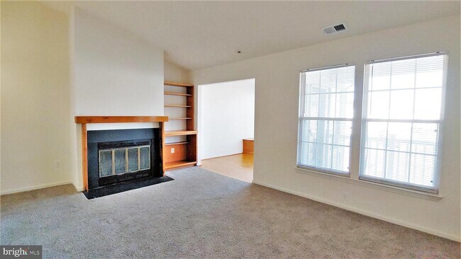 Building Photo - 621 Himes Ave