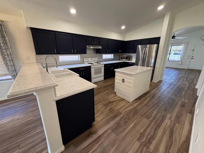 Foto del edificio - 10044 E Osage Ave