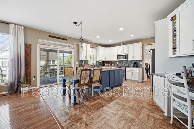 Foto del edificio - 753 Bonnie Ridge Dr NE