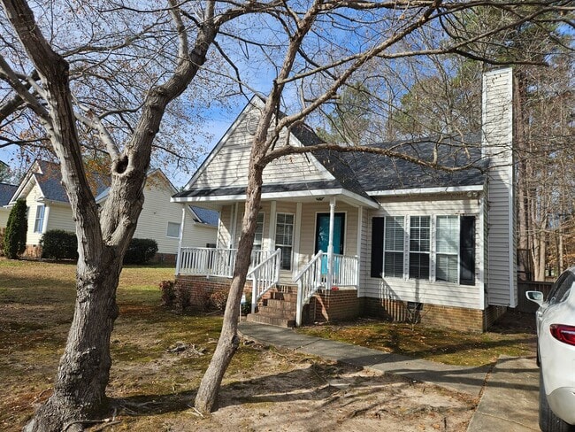 Foto del edificio - Darling 3br/2ba home. Available now! Scree...