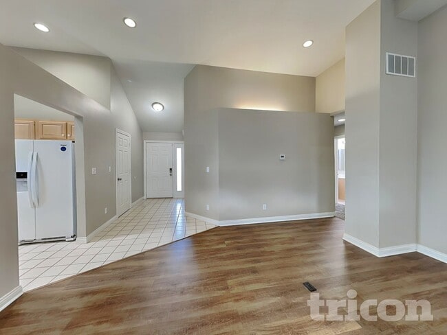 Foto del edificio - 3279 Wheaton Ct