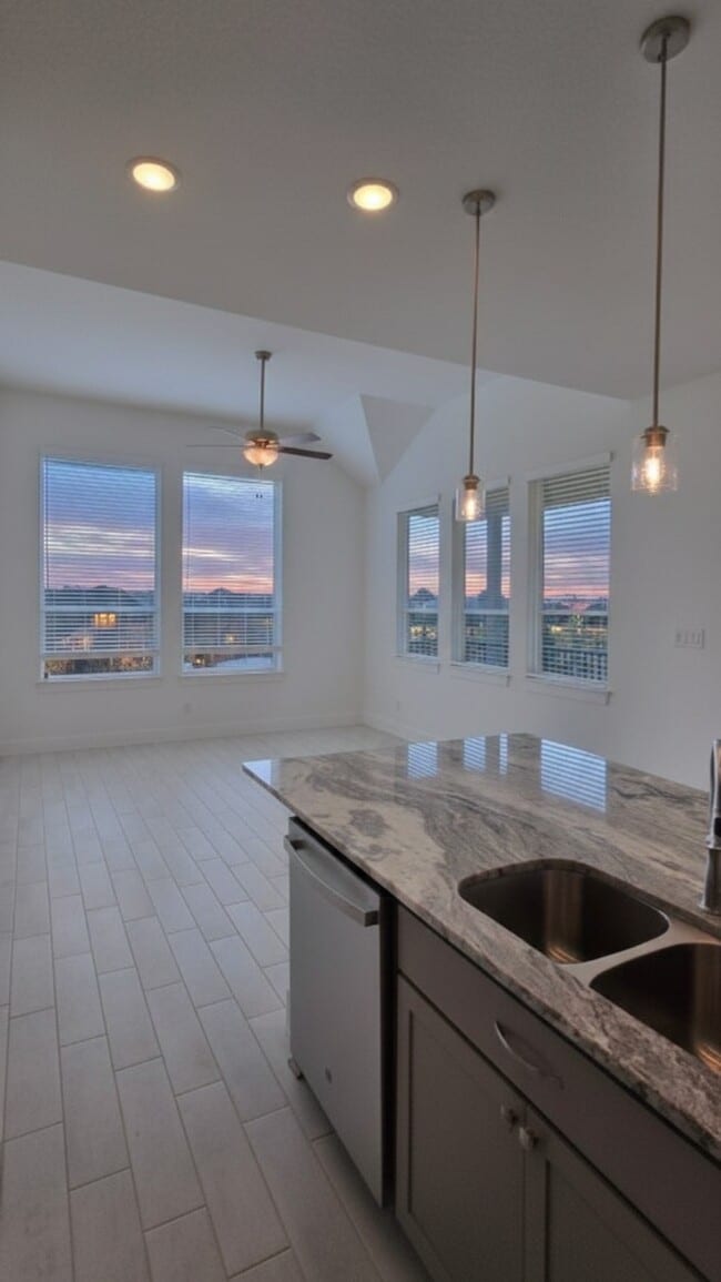 Building Photo - 21123 Medina River Dr